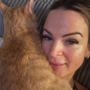 Meet your Posher, Dani.